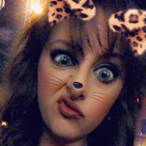 Meet your Posher, Loni